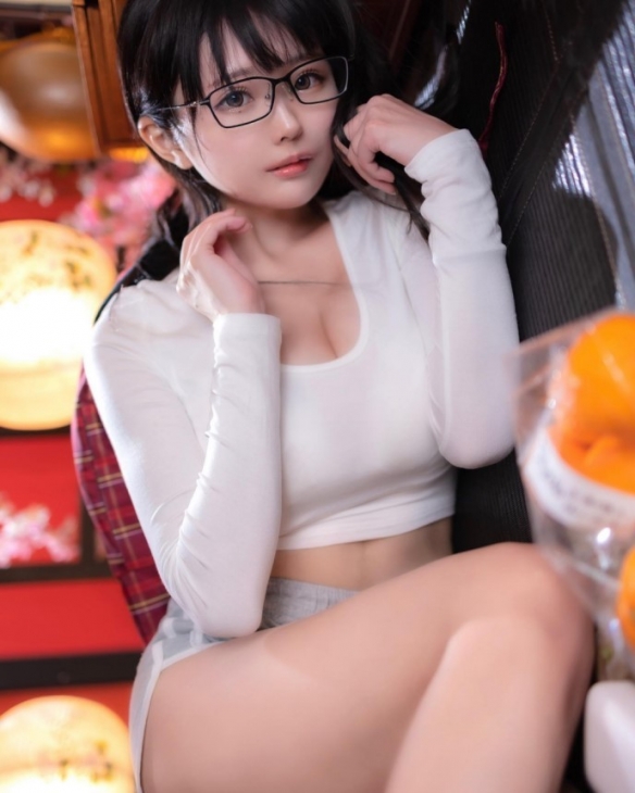 日本COSER转职写真女星的樱花妹  萝莉颜值+成熟身材