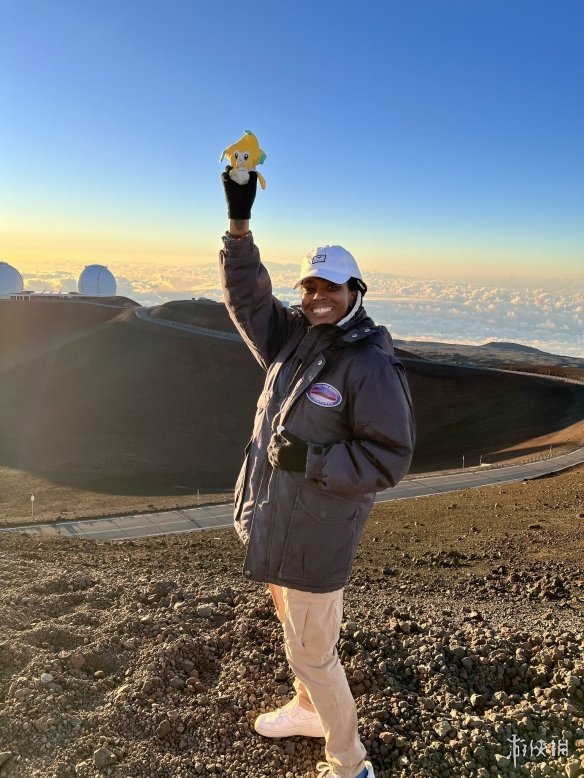 《宝可梦GO》玩家登顶最高峰冒纳开亚山 抓闪光基拉祈-绿好游